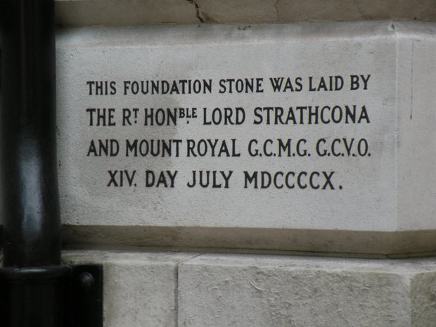  Pierre de fondation de la Royal Academy of Music, avec inscription commémorative